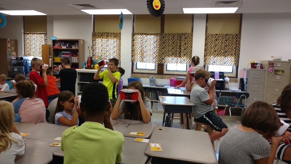 Students Explore Virtual Reality